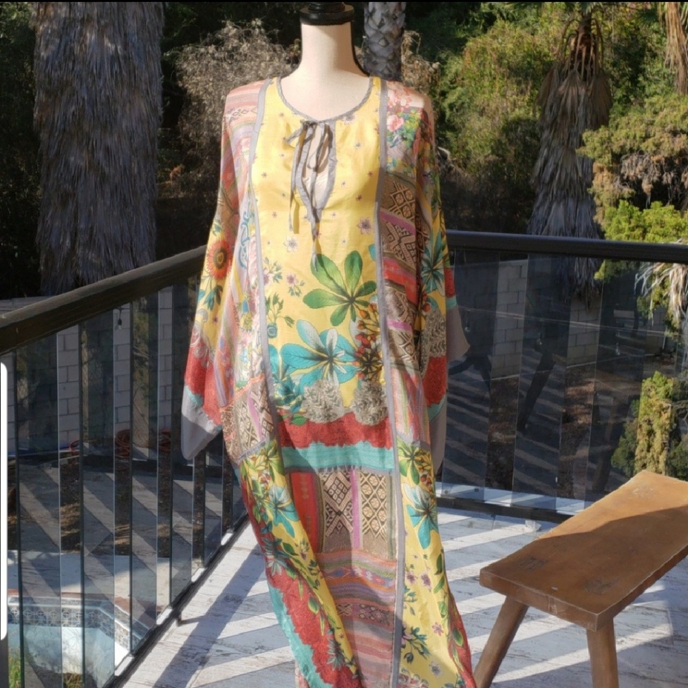 Johnny was BOTANICAL STAN KIMONO DRESS - Picture 3 of 8